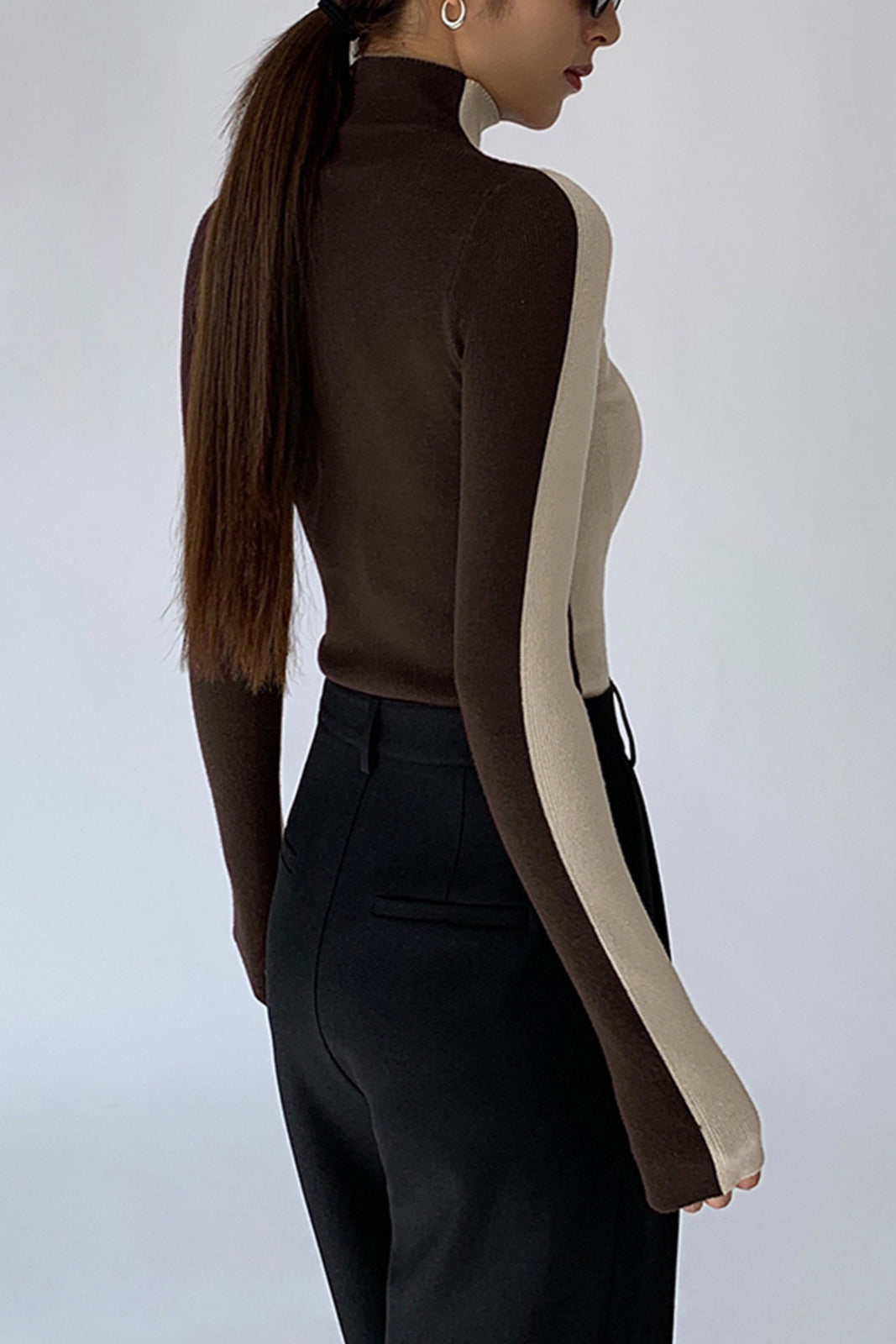 Damen Stricktop | Zweifarbige Linie & Minimalistischer Schnitt