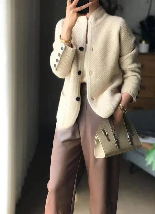 Avenya - Winterjacke Damen | Geformter Kragen mit Strukturiertes Strickbild