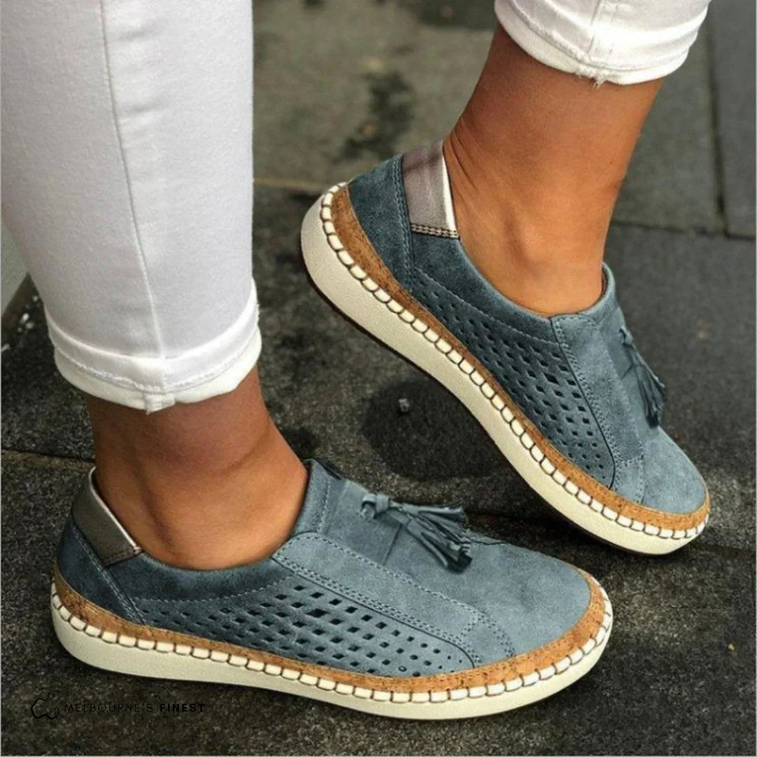 Sneaker Damen | Slip-on mit Perforation & Quastendetail