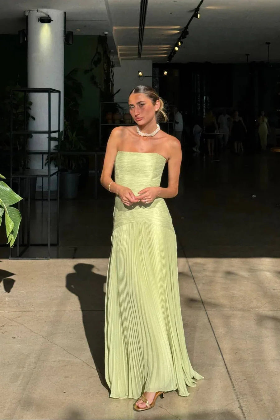 Kleid Hochzeitsgast Damen | Maxi mit Plissee & Trägerlosen Oberteil