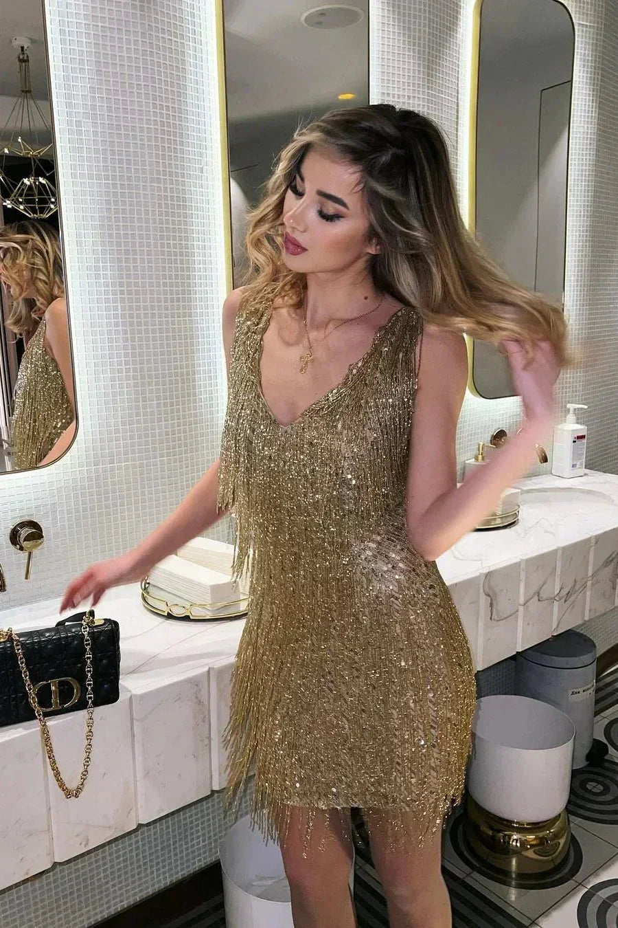 Abendkleider Damen | Mini mit Glitzerfranzen & V-Ausschnitt