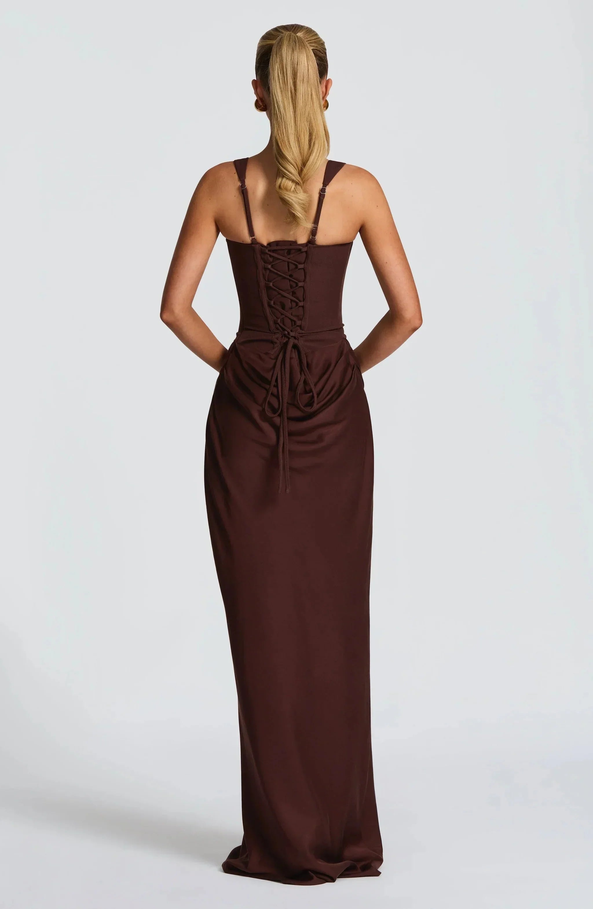 Abendkleider Damen | Maxi mit offenem Rücken & eckigem Ausschnitt