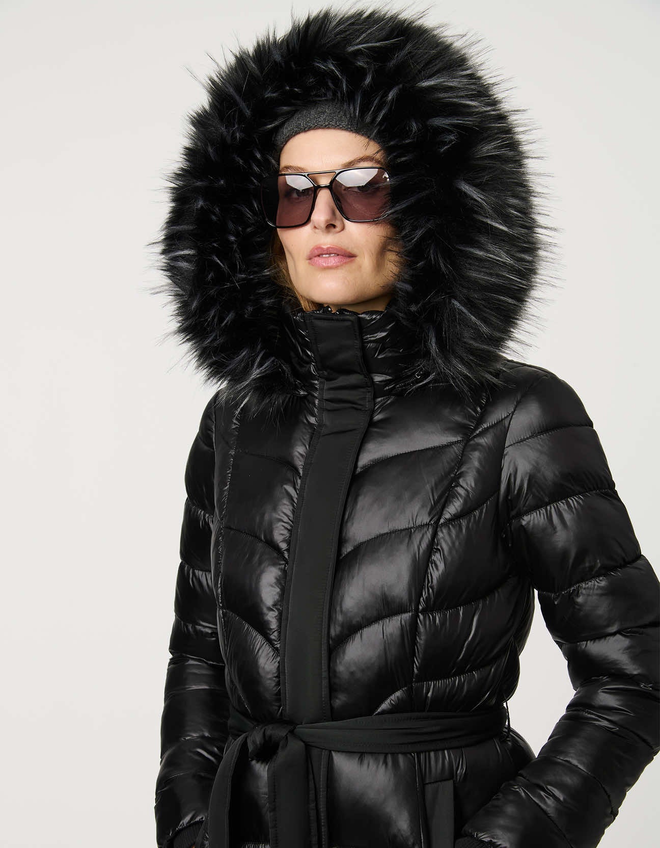 Winterjacke Damen | Abnehmbare Kapuze mit Wasserabweisende Ausführung