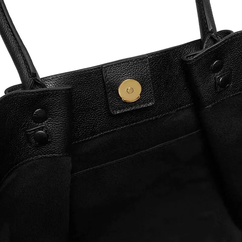 Damen Schultertasche | Geräumiges Innenfach & Abschlussakzent