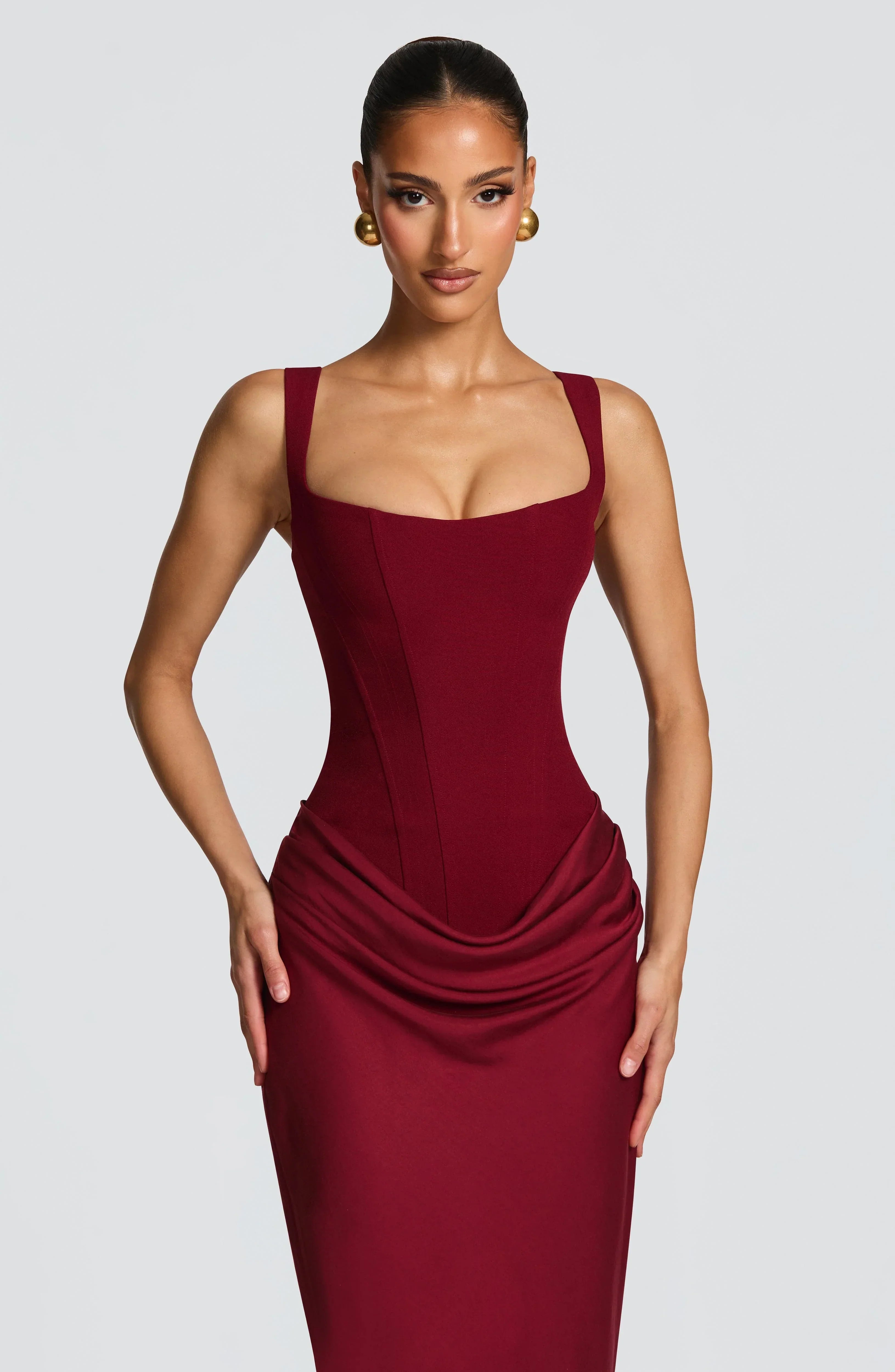 Abendkleider Damen | Maxi mit offenem Rücken & eckigem Ausschnitt